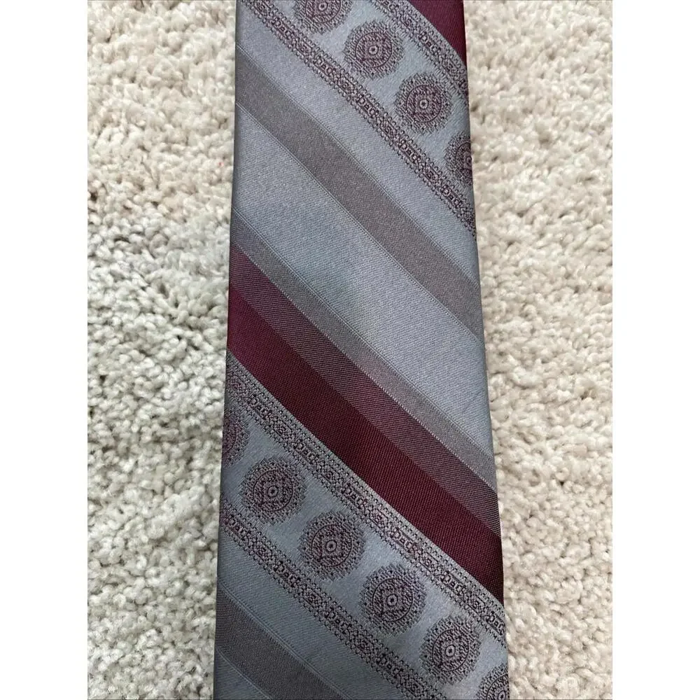 VINTAGE YVES SAINT LAURENT MENS TIE GREAT CONDITION